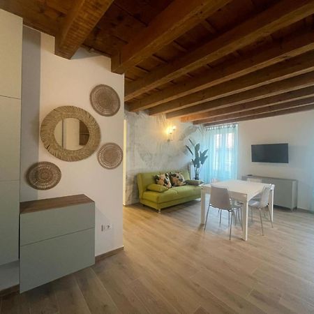 Апартаменты Cairoli14 Брешия Экстерьер фото